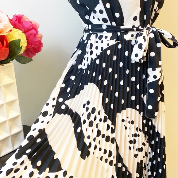 T TAHARI | Bloomingdale’s Polkadot Pleated Midi Dress women’s 10 - Picture 4 of 9